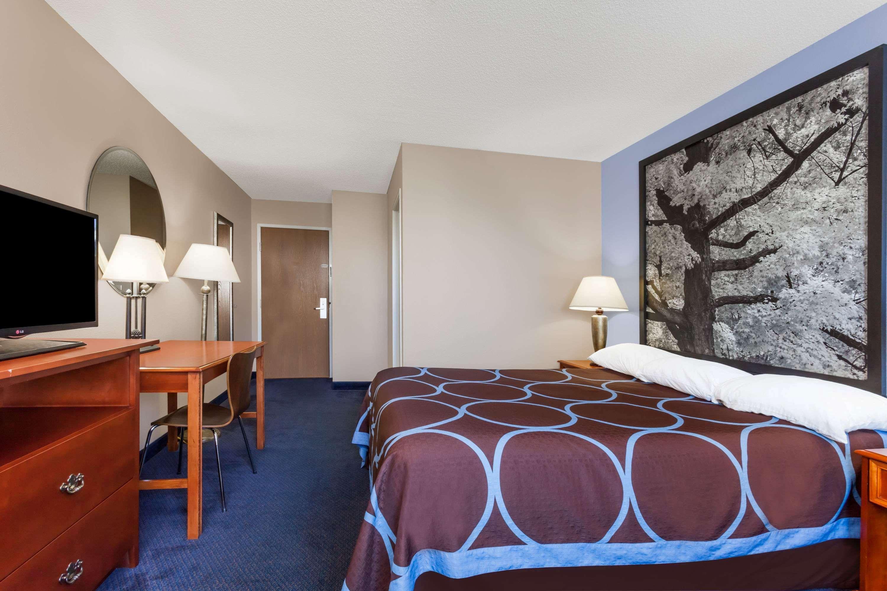 Super 8 By Wyndham Adrian Hotel Exterior photo
