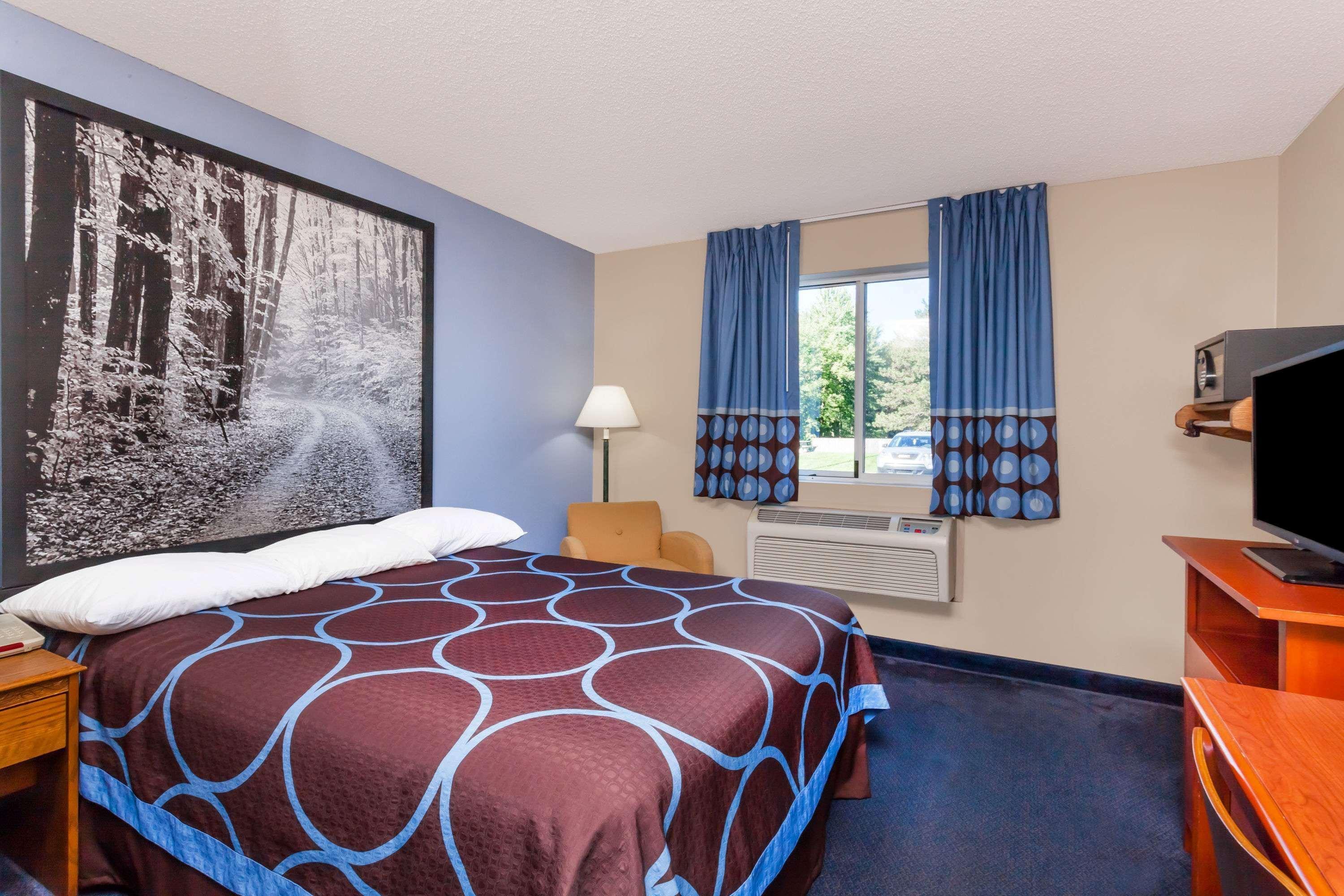 Super 8 By Wyndham Adrian Hotel Exterior photo