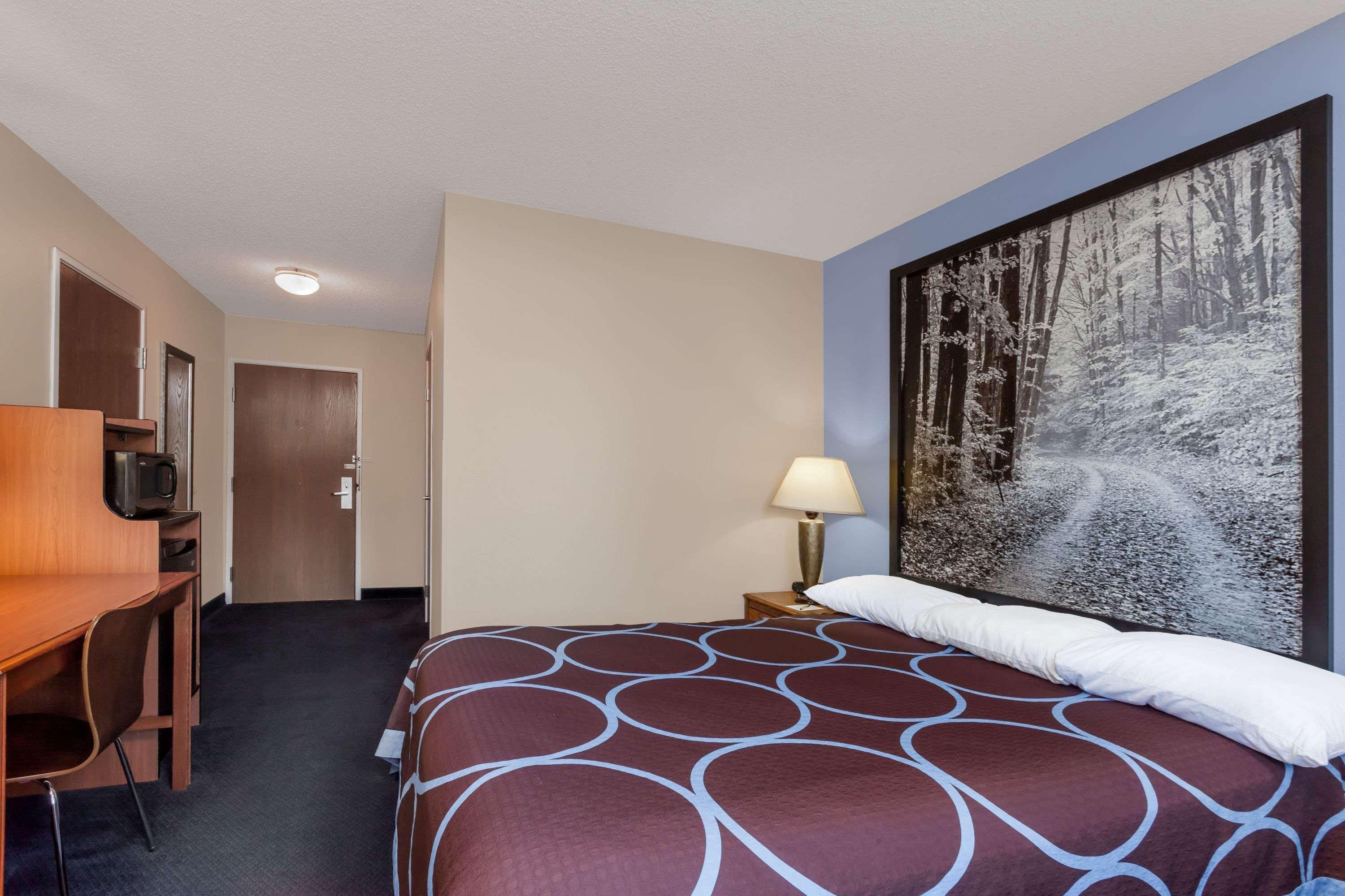 Super 8 By Wyndham Adrian Hotel Exterior photo