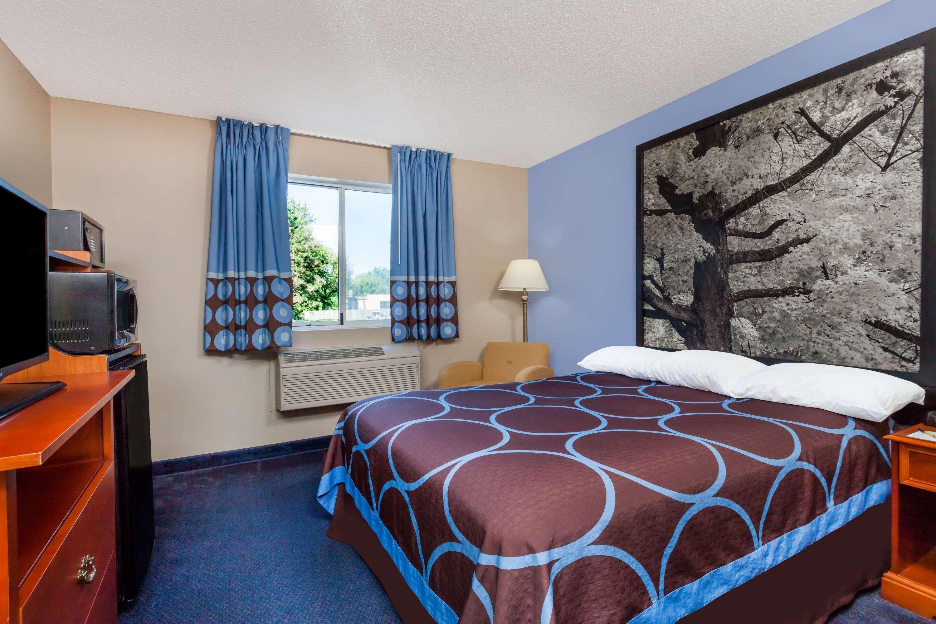 Super 8 By Wyndham Adrian Hotel Exterior photo