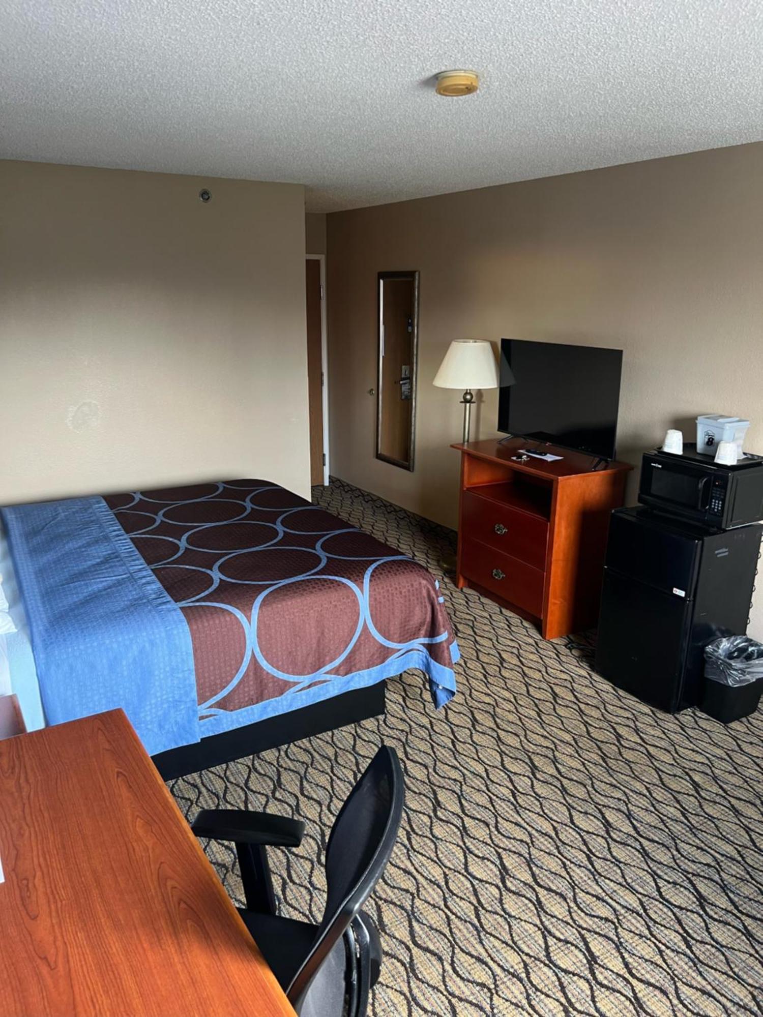 Super 8 By Wyndham Adrian Hotel Exterior photo