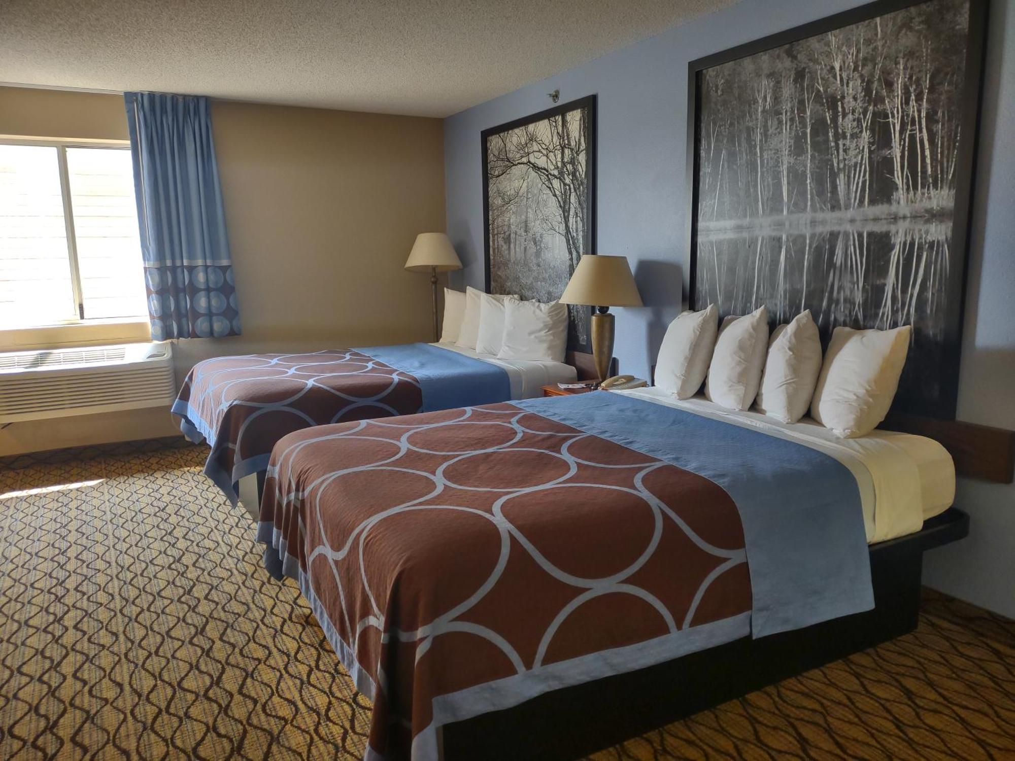 Super 8 By Wyndham Adrian Hotel Exterior photo